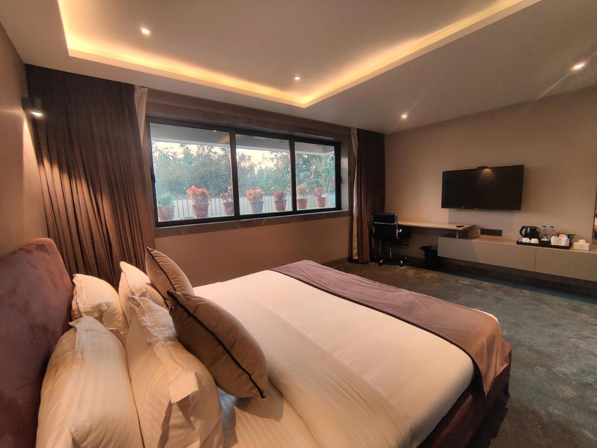 Leela Resort, The Exotic Boutique Hotel - Pure Veg Mahabaleshwar Exterior photo