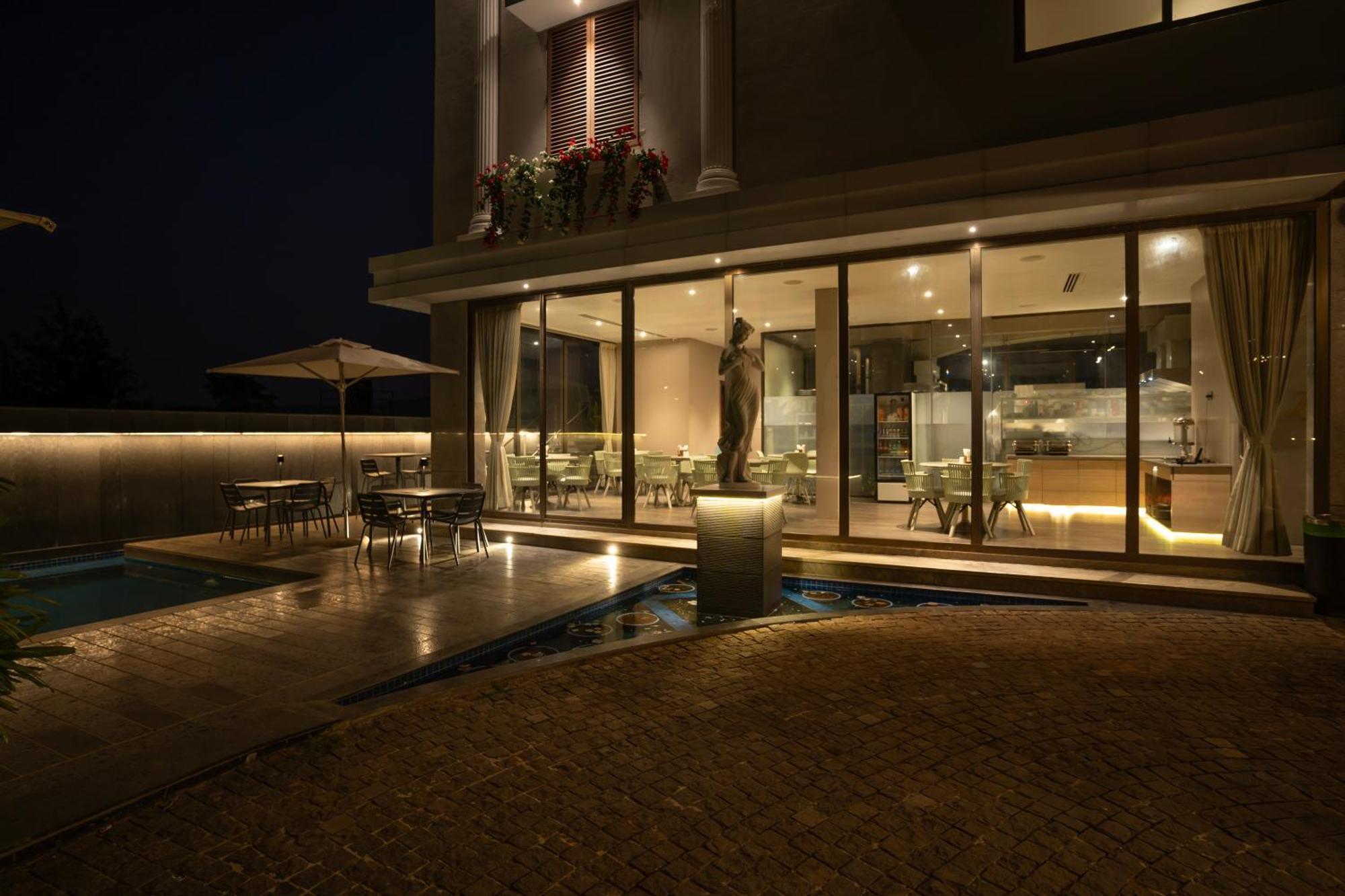 Leela Resort, The Exotic Boutique Hotel - Pure Veg Mahabaleshwar Exterior photo